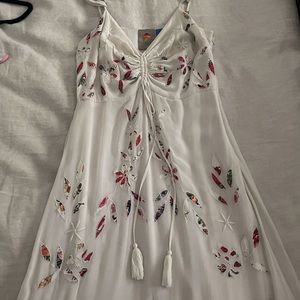 White farm rio maxi with flower detail size 12